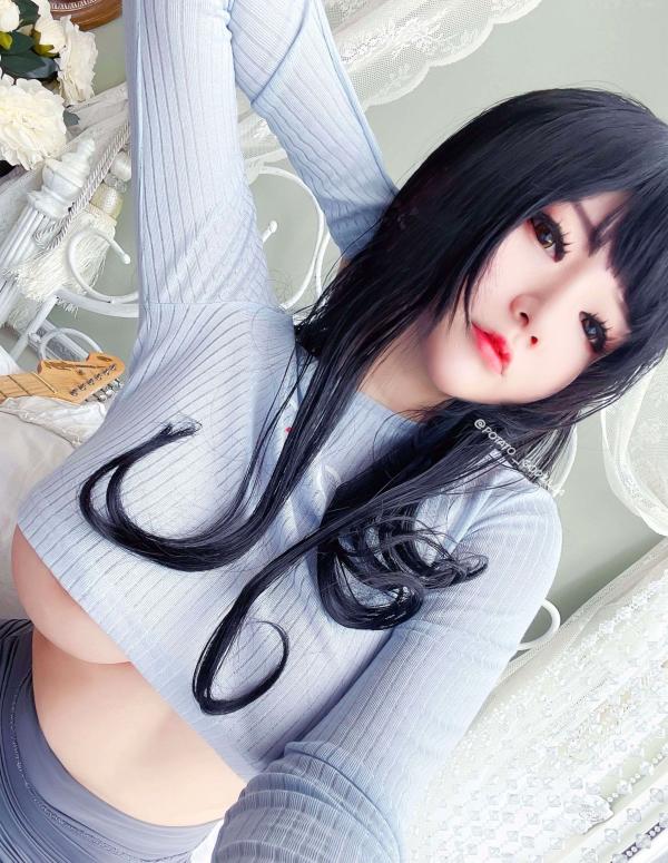    Potato-Godzilla-Guitar-Sister：极品童颜女神居家私房写真，身着灰色紧身裙散发极致的性感与诱惑第23张图片