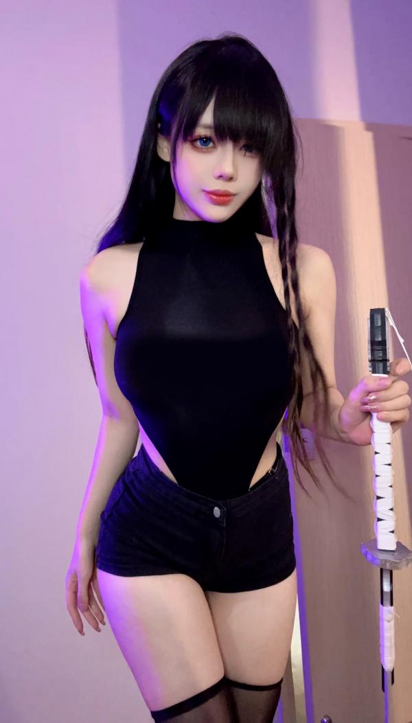    九言 - 二次元漫感美少女，黑色高叉紧身衣搭配诱惑丝袜，氛围感极佳的私房写真 [22P]第2张图片