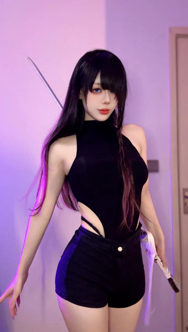    九言 - 二次元漫感美少女，黑色高叉紧身衣搭配诱惑丝袜，氛围感极佳的私房写真 [22P]第12张图片