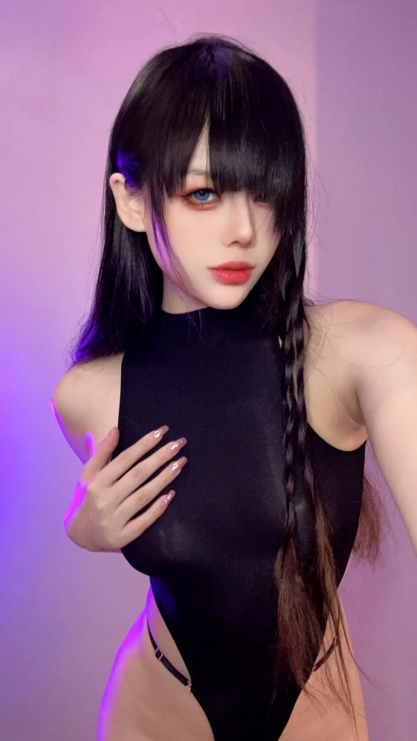    九言 - 二次元漫感美少女，黑色高叉紧身衣搭配诱惑丝袜，氛围感极佳的私房写真 [22P]第14张图片