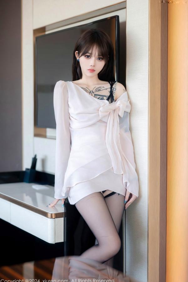    XiuRen秀人网-8591-奶瓶.-白色连衣短裙黑色情趣内衣-2024.05.24第8张图片
