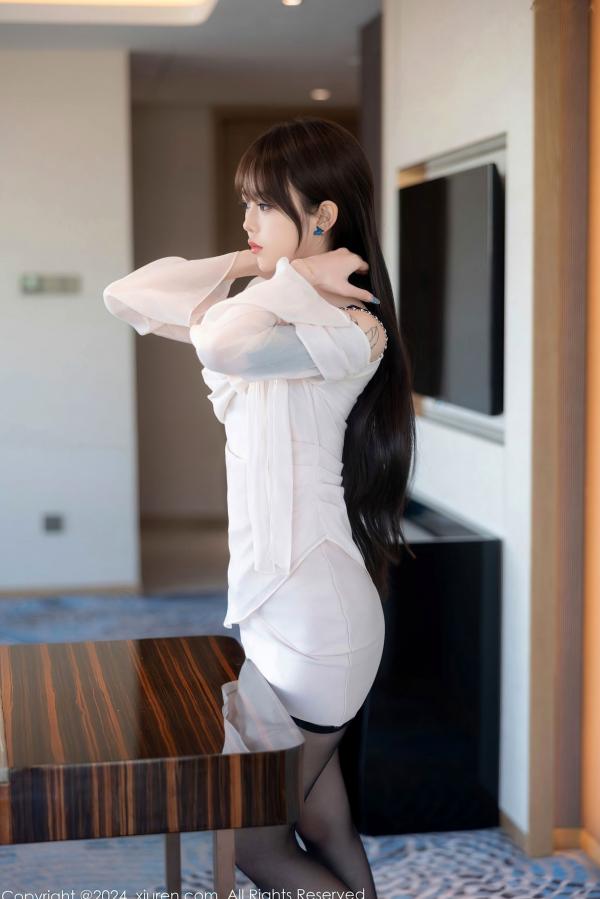    XiuRen秀人网-8591-奶瓶.-白色连衣短裙黑色情趣内衣-2024.05.24第11张图片