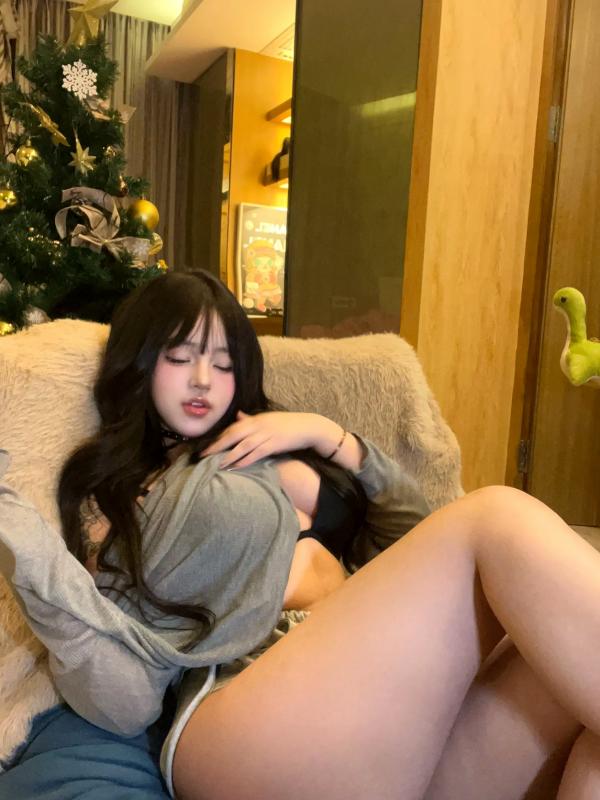    《小u优优子 美女优优私房照：性感黑色内衣诱惑，居家私密空间展现迷人身姿 [44P]》第10张图片