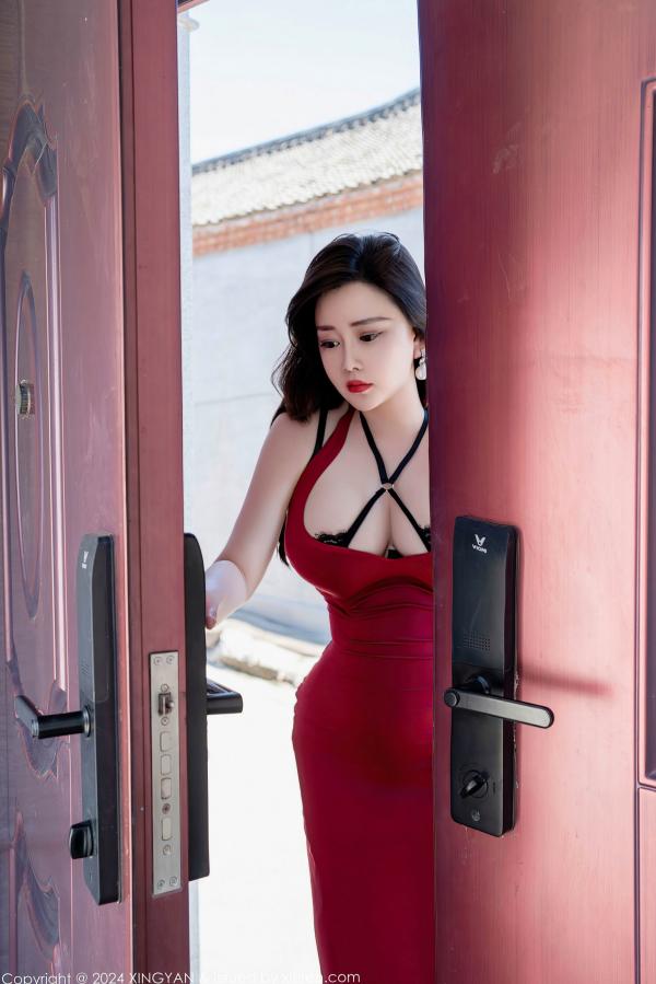    星颜社268期：王婉悠Queen极致诱惑，户外黑丝蕾丝内衣私房大尺度写真，丰满极品曲线，高清无圣光视觉盛宴第1张图片