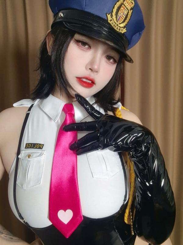    葛生w - 宇都宫沙希女警角色扮演，高叉漆皮制服性感写真 [60P]第54张图片