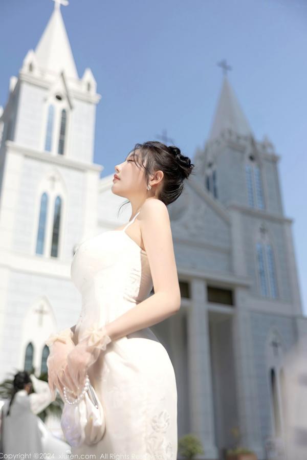 杨晨晨 sugar小甜心CC  XiuRen秀人网-8538-杨晨晨Yome-纯欲风白色吊带长裙与白色丝袜室内私房写真-极致优雅诱惑-2024.05.14第8张图片