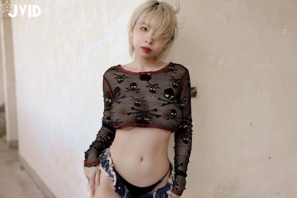    JVID-黎菲儿-废墟荒野大尺度写真-七彩渔网诱惑秀第9张图片