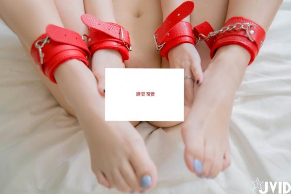    JVID - 黎妍 - 媚药无用：卧室私房束缚风，红色皮具禁锢诱惑，大尺度极致演绎第3张图片