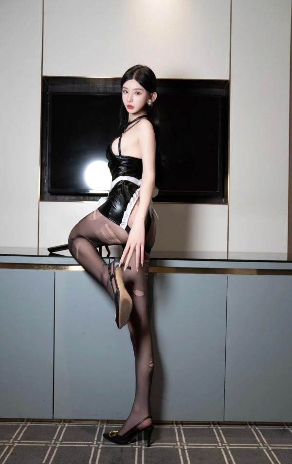    《周于希 - 角色扮演诱惑私房照，演绎黑丝制服模特剧情 [112P]》第77张图片