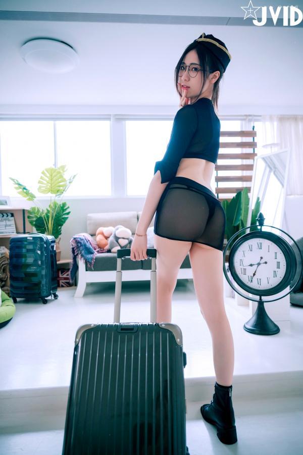    JVID-阿黎-前往高潮的旅客：黑框眼镜空姐制服诱惑，极致透视大尺度私房写真第8张图片
