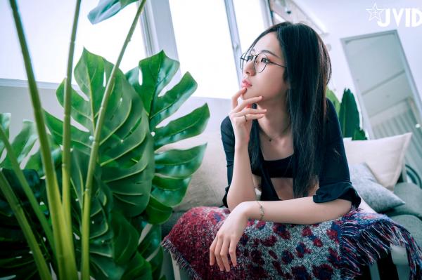    JVID-阿黎-前往高潮的旅客：黑框眼镜空姐制服诱惑，极致透视大尺度私房写真第58张图片
