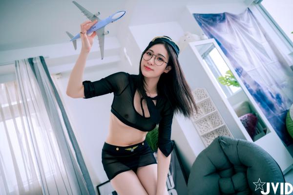    JVID-阿黎-前往高潮的旅客：黑框眼镜空姐制服诱惑，极致透视大尺度私房写真第109张图片