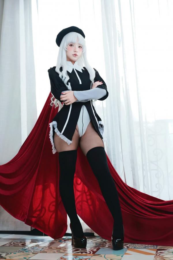    Puy Puy Caren银发冷艳私房写真：制服黑丝连体衣展现绝美身材曲线，极具诱惑力的大尺度视觉盛宴第2张图片