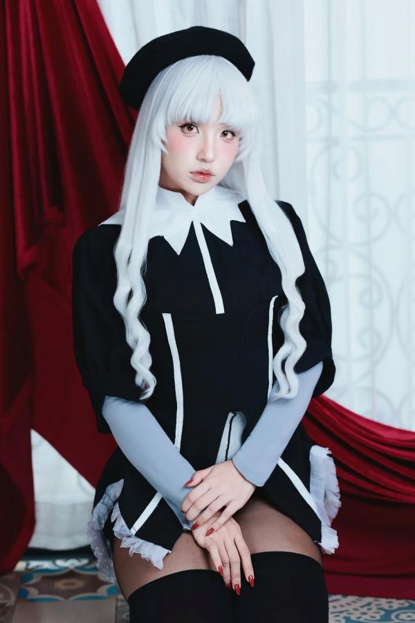    Puy Puy Caren银发冷艳私房写真：制服黑丝连体衣展现绝美身材曲线，极具诱惑力的大尺度视觉盛宴第20张图片