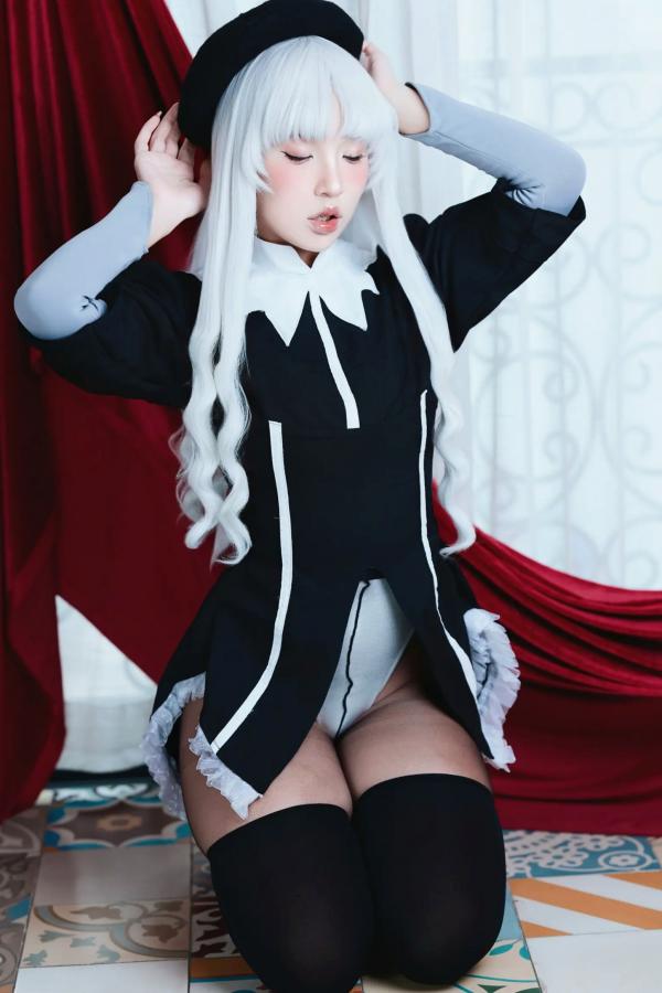    Puy Puy Caren银发冷艳私房写真：制服黑丝连体衣展现绝美身材曲线，极具诱惑力的大尺度视觉盛宴第23张图片