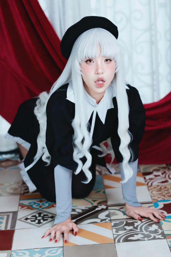    Puy Puy Caren银发冷艳私房写真：制服黑丝连体衣展现绝美身材曲线，极具诱惑力的大尺度视觉盛宴第25张图片