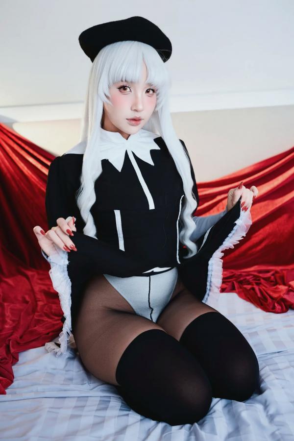    Puy Puy Caren银发冷艳私房写真：制服黑丝连体衣展现绝美身材曲线，极具诱惑力的大尺度视觉盛宴第32张图片