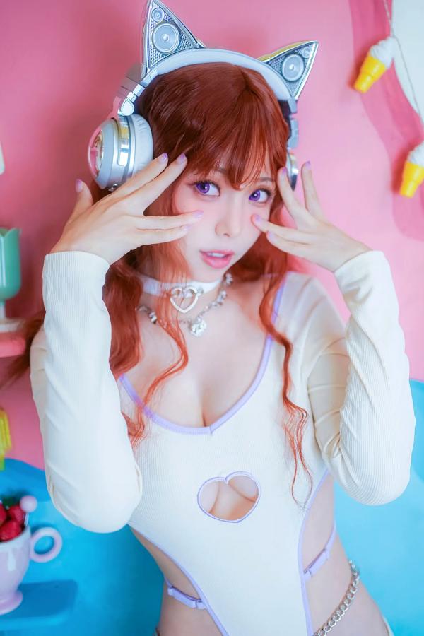    Ely_eee(ElyEE子) - 二次元Y2K猫音甜心角色扮演，全套25P高颜值美少女写真第17张图片