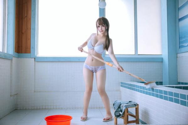    日奈娇 - 男浴室保洁员：极致白嫩私房角色扮演，纯欲萝莉浴室诱惑大片 [170P]第56张图片
