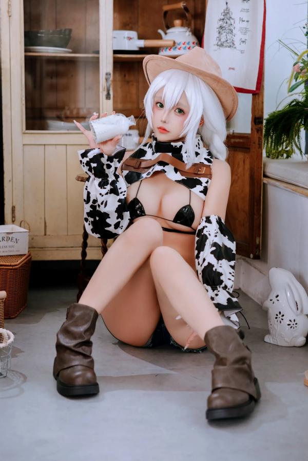    日奈娇 - 挤奶工【奶牛装私房诱惑，二次元童颜Cosplay】第8张图片
