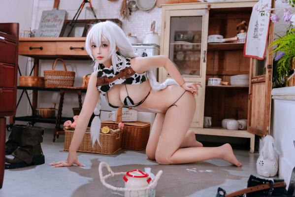    日奈娇 - 挤奶工【奶牛装私房诱惑，二次元童颜Cosplay】第56张图片