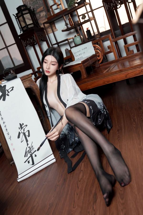    周于希 - 古风书房私房写真，改良汉服搭配丝袜诱惑，极致展现古典与现代性感美第44张图片
