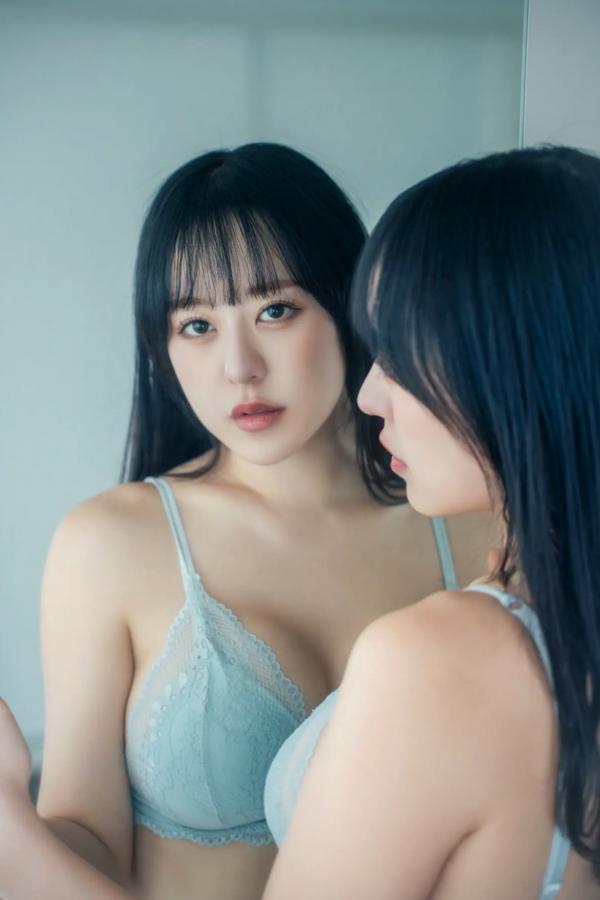    Mina Pochi 音羽美奈 - First photobook，卧室私房与浴室湿身诱惑写真，性感身材尽显 [97P]第8张图片