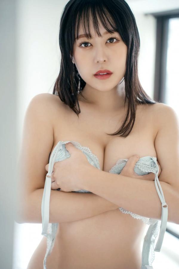    Mina Pochi 音羽美奈 - First photobook，卧室私房与浴室湿身诱惑写真，性感身材尽显 [97P]第45张图片