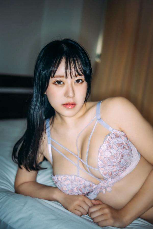    Mina Pochi 音羽美奈 - First photobook，卧室私房与浴室湿身诱惑写真，性感身材尽显 [97P]第49张图片