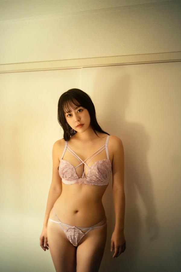    Mina Pochi 音羽美奈 - First photobook，卧室私房与浴室湿身诱惑写真，性感身材尽显 [97P]第62张图片