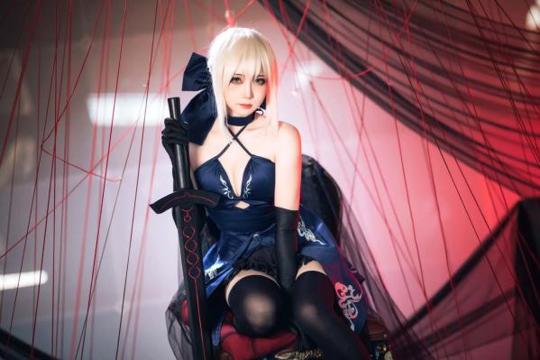    焖焖碳 - FGO 黑呆二次元高质COS，冷艳暗黑风御姐游戏绝美写真 [30P]第10张图片