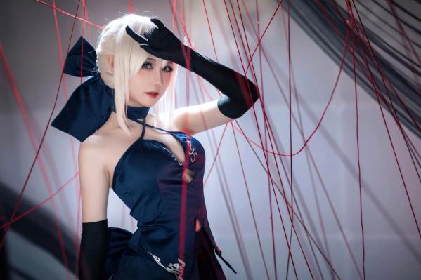    焖焖碳 - FGO 黑呆二次元高质COS，冷艳暗黑风御姐游戏绝美写真 [30P]第26张图片