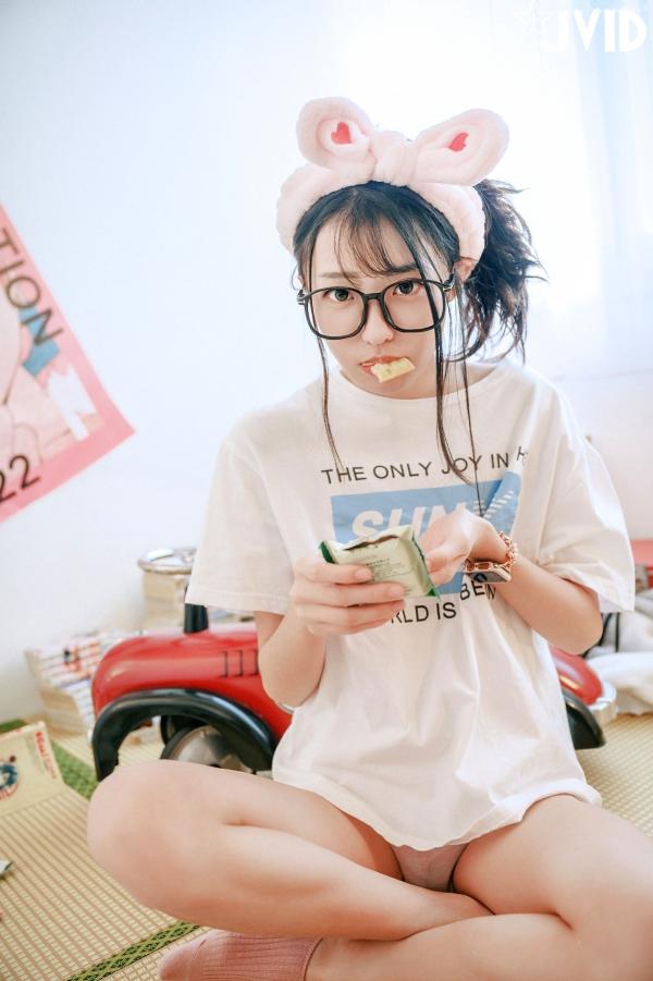    JVID-妍妍-Angel-鱼干女的秘密日常-居家私房-宅女风-眼镜娘-大尺度诱惑写真-2023.04.05第20张图片