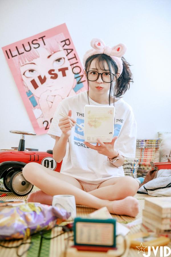    JVID-妍妍-Angel-鱼干女的秘密日常-居家私房-宅女风-眼镜娘-大尺度诱惑写真-2023.04.05第57张图片