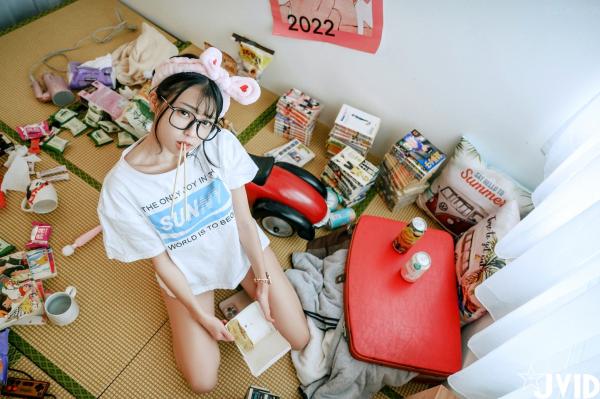    JVID-妍妍-Angel-鱼干女的秘密日常-居家私房-宅女风-眼镜娘-大尺度诱惑写真-2023.04.05第58张图片