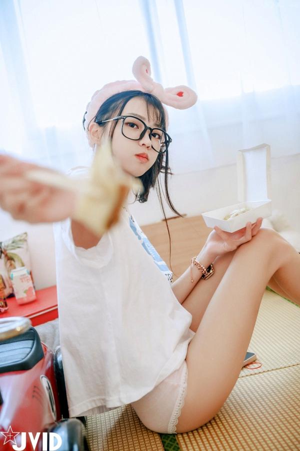   JVID-妍妍-Angel-鱼干女的秘密日常-居家私房-宅女风-眼镜娘-大尺度诱惑写真-2023.04.05第59张图片