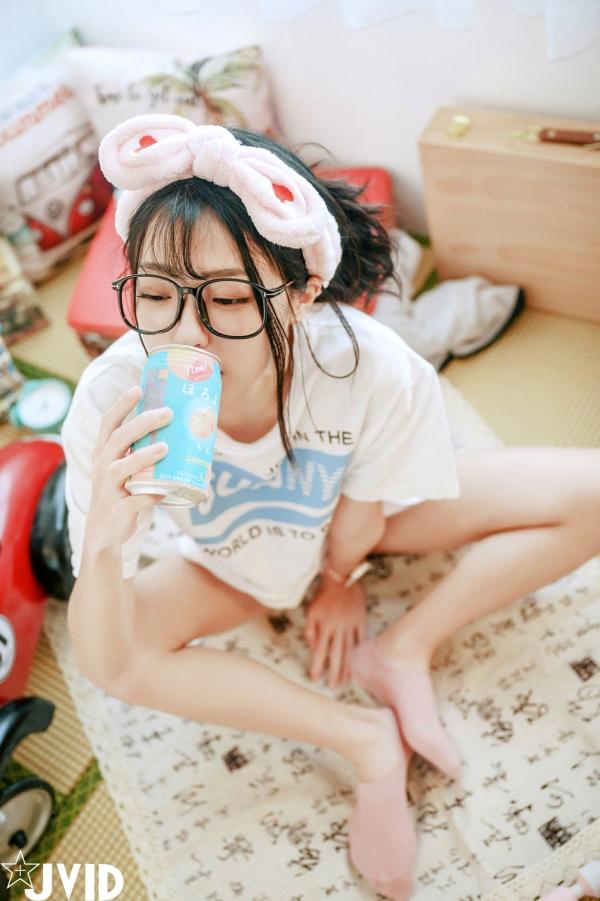    JVID-妍妍-Angel-鱼干女的秘密日常-居家私房-宅女风-眼镜娘-大尺度诱惑写真-2023.04.05第62张图片
