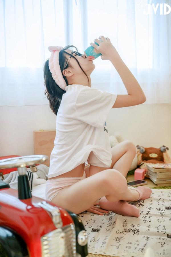    JVID-妍妍-Angel-鱼干女的秘密日常-居家私房-宅女风-眼镜娘-大尺度诱惑写真-2023.04.05第63张图片