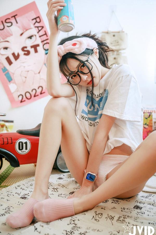    JVID-妍妍-Angel-鱼干女的秘密日常-居家私房-宅女风-眼镜娘-大尺度诱惑写真-2023.04.05第64张图片