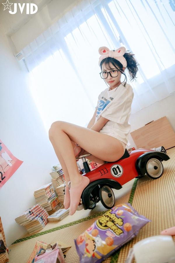    JVID-妍妍-Angel-鱼干女的秘密日常-居家私房-宅女风-眼镜娘-大尺度诱惑写真-2023.04.05第67张图片