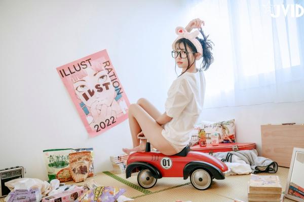    JVID-妍妍-Angel-鱼干女的秘密日常-居家私房-宅女风-眼镜娘-大尺度诱惑写真-2023.04.05第68张图片
