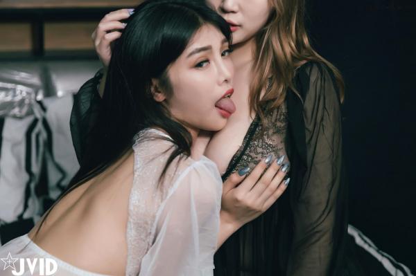    JVID-Linda-Ruru-巨乳女神的碰撞：性感小恶魔私房摄影，黑白内衣极致诱惑，双姝亲密写真大片 (2019.10.09)第72张图片