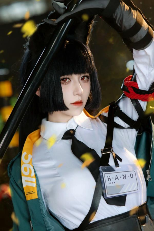    双木扶苏 - 绝区零星见雅COSPLAY 战术工装风冷艳御姐在废墟拍摄绝美还原 [30P]第2张图片