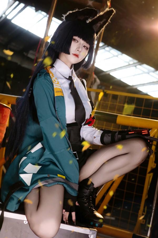    双木扶苏 - 绝区零星见雅COSPLAY 战术工装风冷艳御姐在废墟拍摄绝美还原 [30P]第11张图片