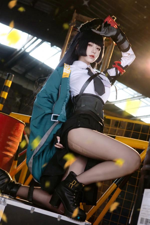    双木扶苏 - 绝区零星见雅COSPLAY 战术工装风冷艳御姐在废墟拍摄绝美还原 [30P]第24张图片