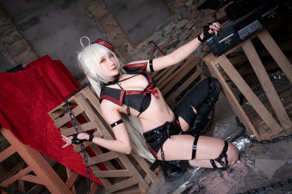    Momoko葵葵 瓜希酱 - FATE黑白贞德Cosplay，冷艳黑化与清纯白贞双子，极致对比诱惑实拍 [60P]第7张图片