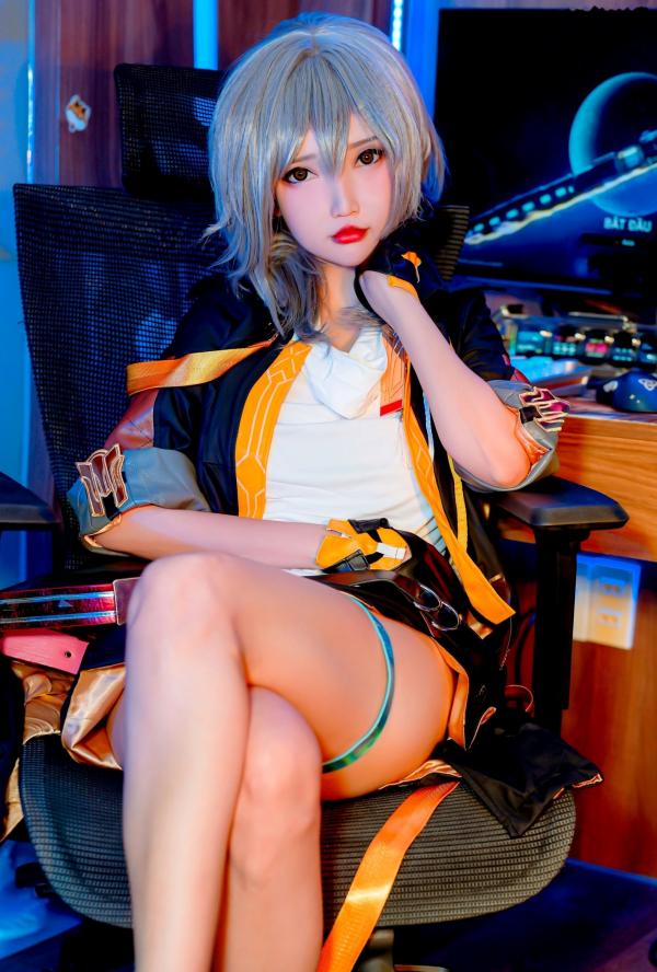    Potato-Godzilla星穹铁道Stelle角色扮演：火辣性感私房大尺度写真，极致曲线的视觉盛宴第3张图片
