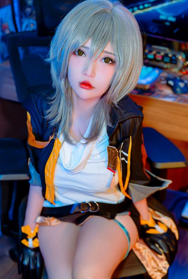    Potato-Godzilla星穹铁道Stelle角色扮演：火辣性感私房大尺度写真，极致曲线的视觉盛宴第5张图片