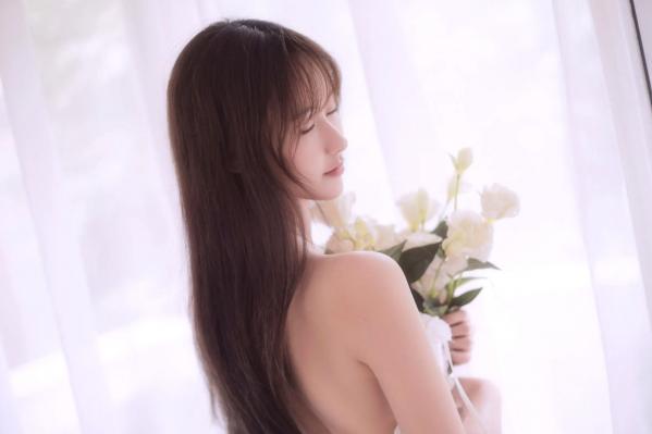    【高清写真】羽生三未 日系睡裙私房写真，清新居家风格，温婉气质与治愈唯美视觉盛宴第2张图片