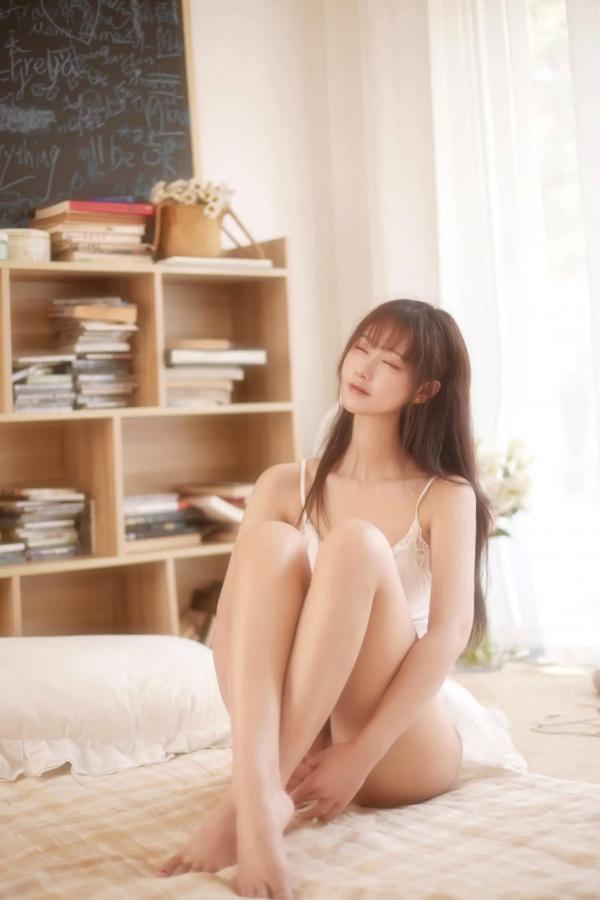    【高清写真】羽生三未 日系睡裙私房写真，清新居家风格，温婉气质与治愈唯美视觉盛宴第14张图片